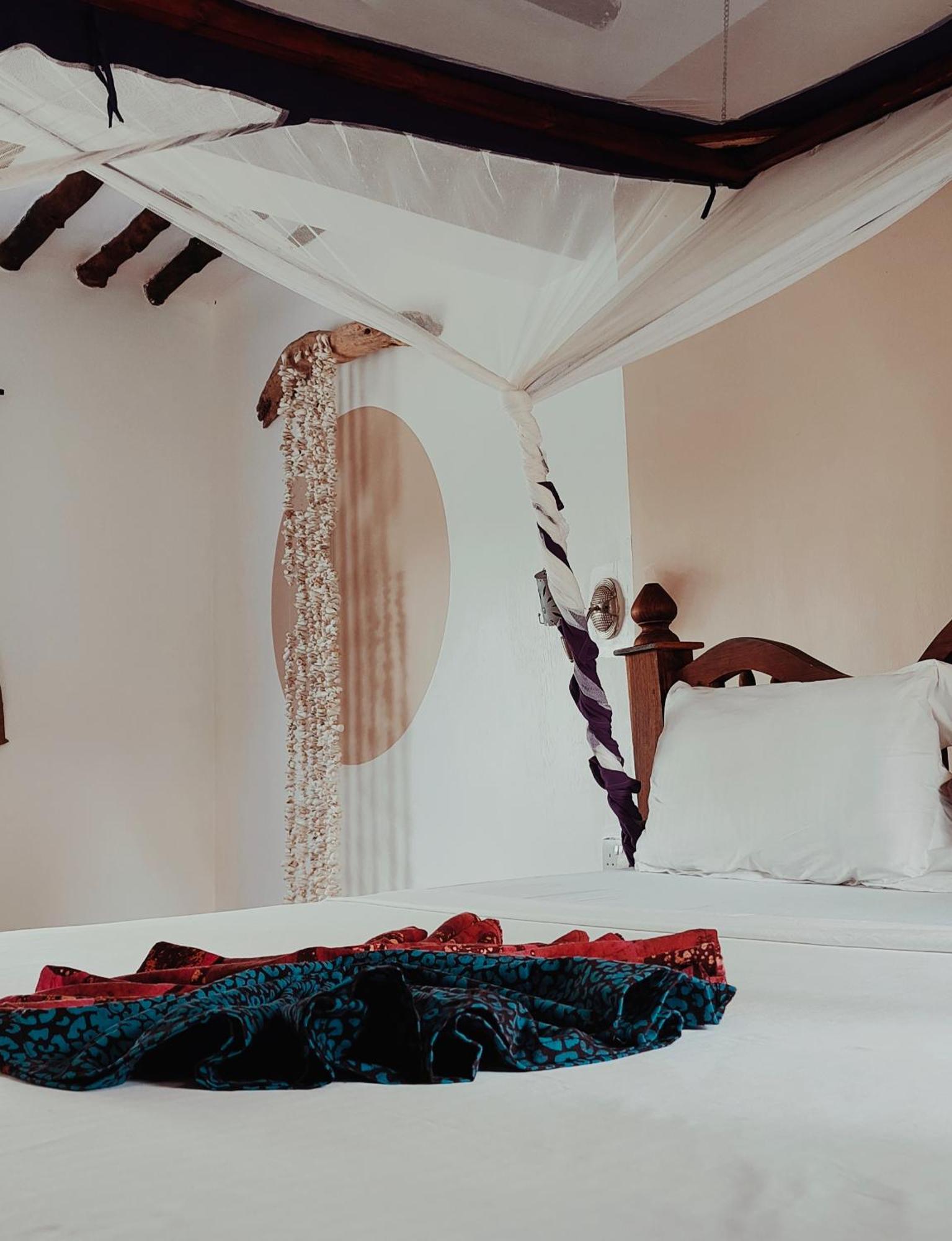 Laguna Palace 3* Michamvi Kae