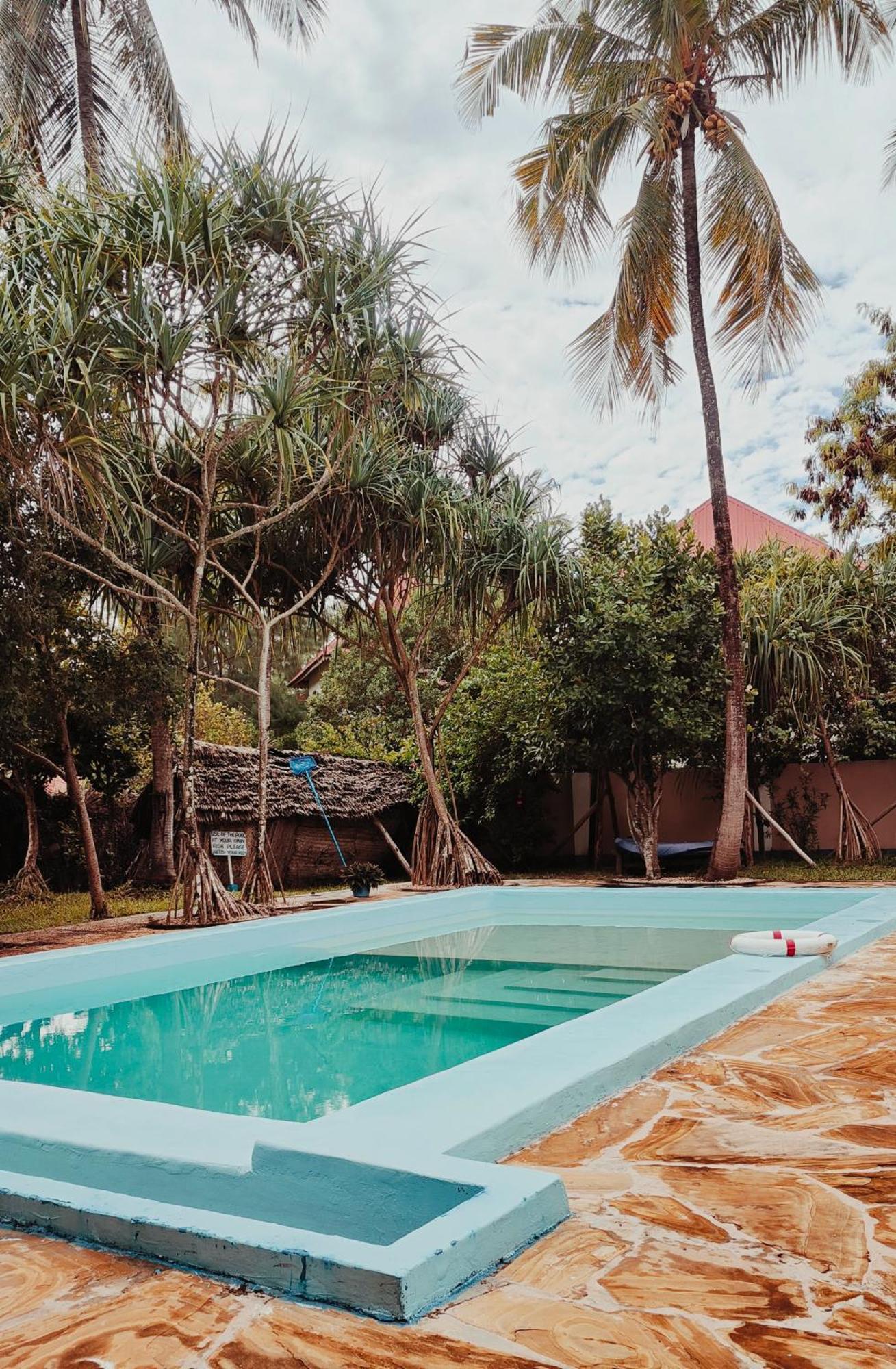 Hotel Laguna Palace Michamvi Kae